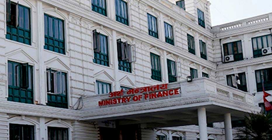 सरकारी सुविधाको इन्धन खर्च कटौती गर्ने प्रस्ताव मन्त्रिपरिषद्‍मा