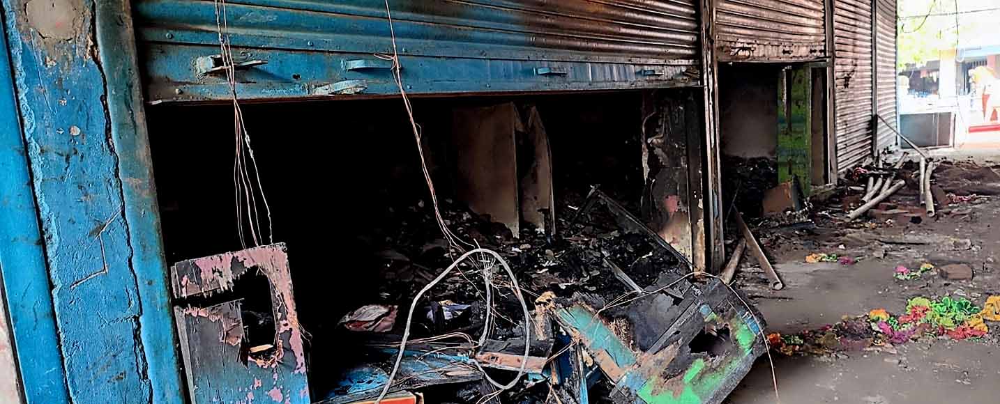 विद्युत् सर्ट हुँदा पसलमा आगलागी, एक कराेडकाे क्षति