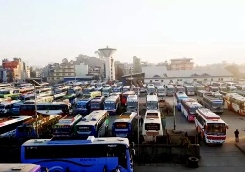 सरकारले सार्वजनिक गाडीको भाडा बढायो