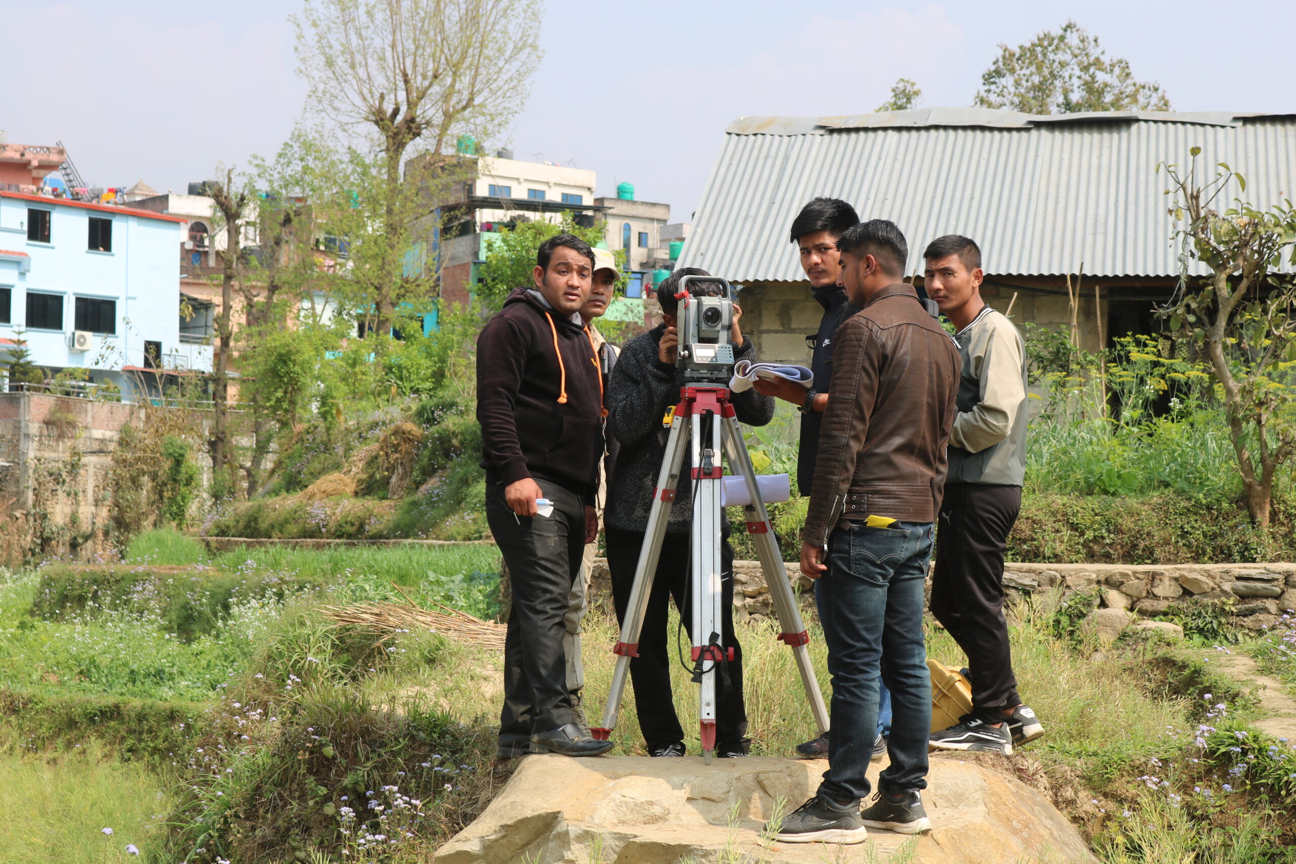 सार्वजनिक जग्गाको  रेखांकन गर्दै नीलकण्ठ नगरपालिका