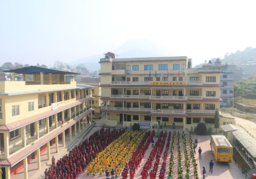 चिल्ड्रेनपार्क माविले भोली प्रि प्राइमरी तहको नतिजा प्रकाशन तथा दीक्षान्त समारोह गर्दै