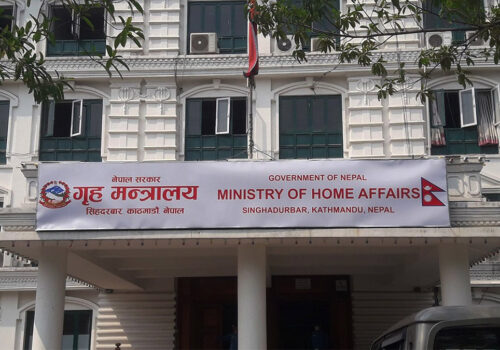 स्वास्थ्यकर्मीमाथि आक्रमण गर्ने दोषीलाई कारबाही गर्न गृह मन्त्रालय प्रतिबद्ध