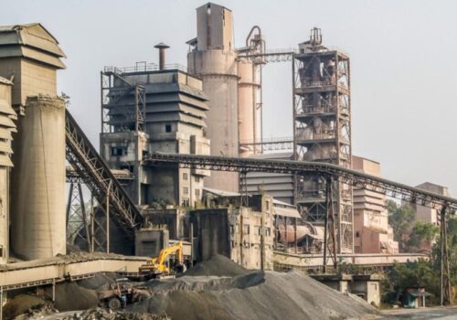 करिब दुई हप्ताअघि बन्द भएको हेटौँडा सिमेन्ट उद्योगबाट पुनः उत्पादन सुरु