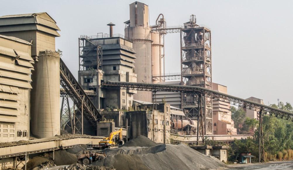 करिब दुई हप्ताअघि बन्द भएको हेटौँडा सिमेन्ट उद्योगबाट पुनः उत्पादन सुरु