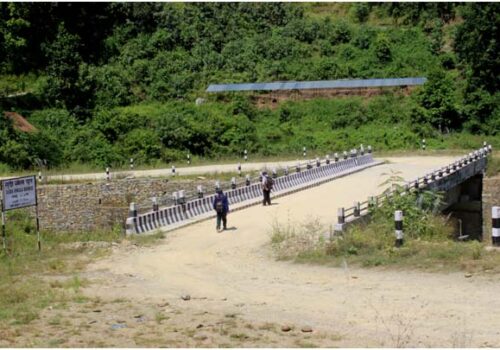 पुल बनेपछि लौरोले पानी नापेर खोला तर्नुपर्ने बाध्यता हट्यो