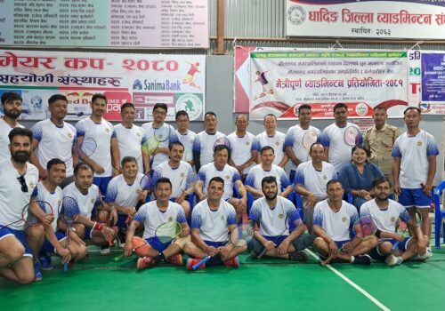 नीलकण्ठ नगरपालिकाको स्थापना दिवसः ब्याडमिन्टन प्रतियोगिताको सेमिफाईलनको खेल हुदै
