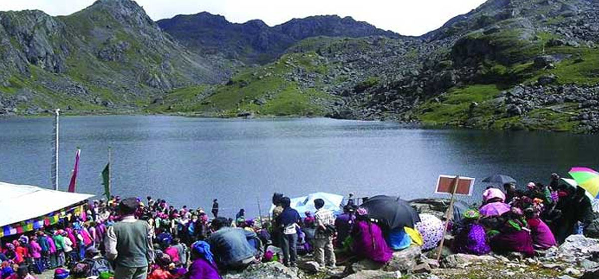 गोसाइँकुण्डका तीर्थयात्री फर्किन थाले