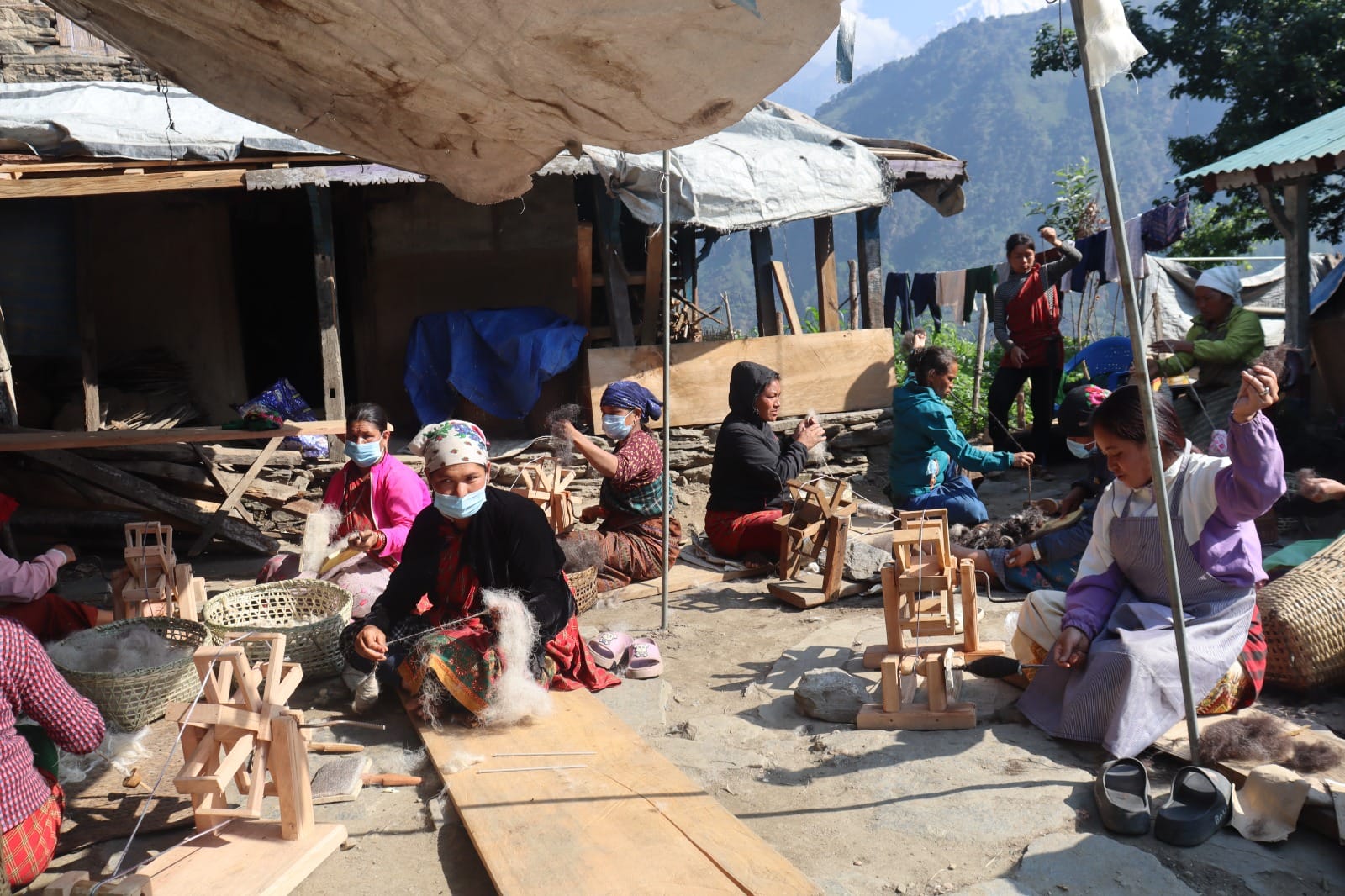 रुवी भ्यालीमा ऊनको टोपी,चकटी,राडि बनाउने सीप विकास तालिम संचालन