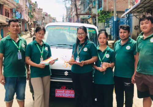 स्वर्णिम मिट मार्टद्वारा सुरक्षित रुपमा मासु डेलिभरी गर्न भ्यान सन्चालन