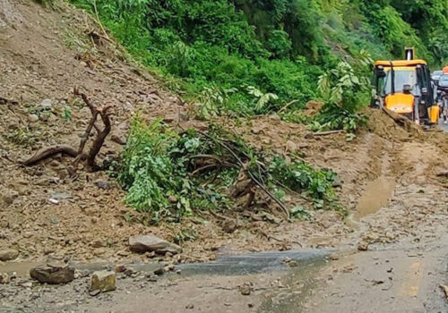 बाढी पहिरोमा परी एक सय जनाको मृत्यु, ६७ बेपत्ता
