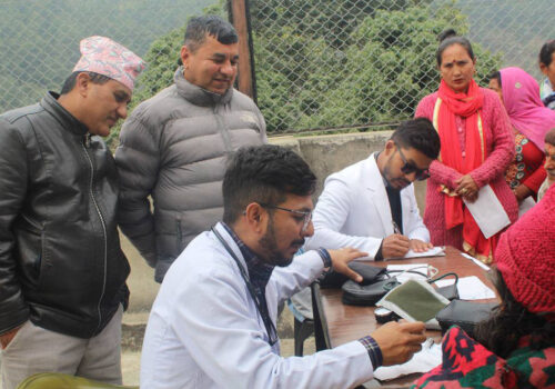 गजुरी – २ डुडेठाटिमा बृहत स्वास्थ्य शिविर, २०० भन्दा बढिले लिए सेवा