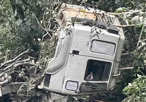 कृष्णभीरबाट ग्याँस बोकेको बुलेट त्रिशूली नदीमा खस्यो