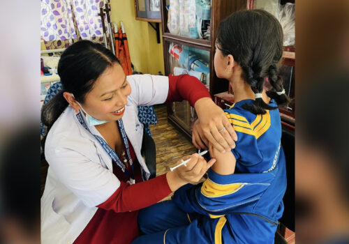 एचपीभी खोप अभियानको पहिलो चरणमा धादिङका ७ हजार ७७० किशोरीहरुले खोप लगाए