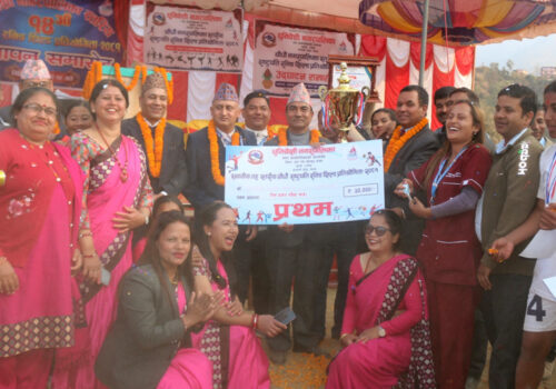 धुनिवेशी नगर स्तरीय राष्ट्रपति रनिङ शिल्डकोे उपाधी भुवनेश्वरीलाई