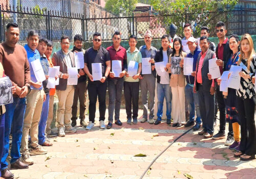 पत्रकार सुरेश रजक हत्याको विरोधमा धादिङका पत्रकारको  प्रदर्शन