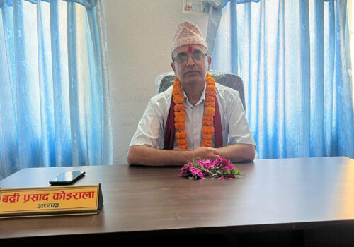 आयुर्वेद तथा बैकल्पिक चिकित्सालय, धादिङका अध्यक्षमा बद्री प्रसाद कोइरालाद्धारा पदभार ग्रहण