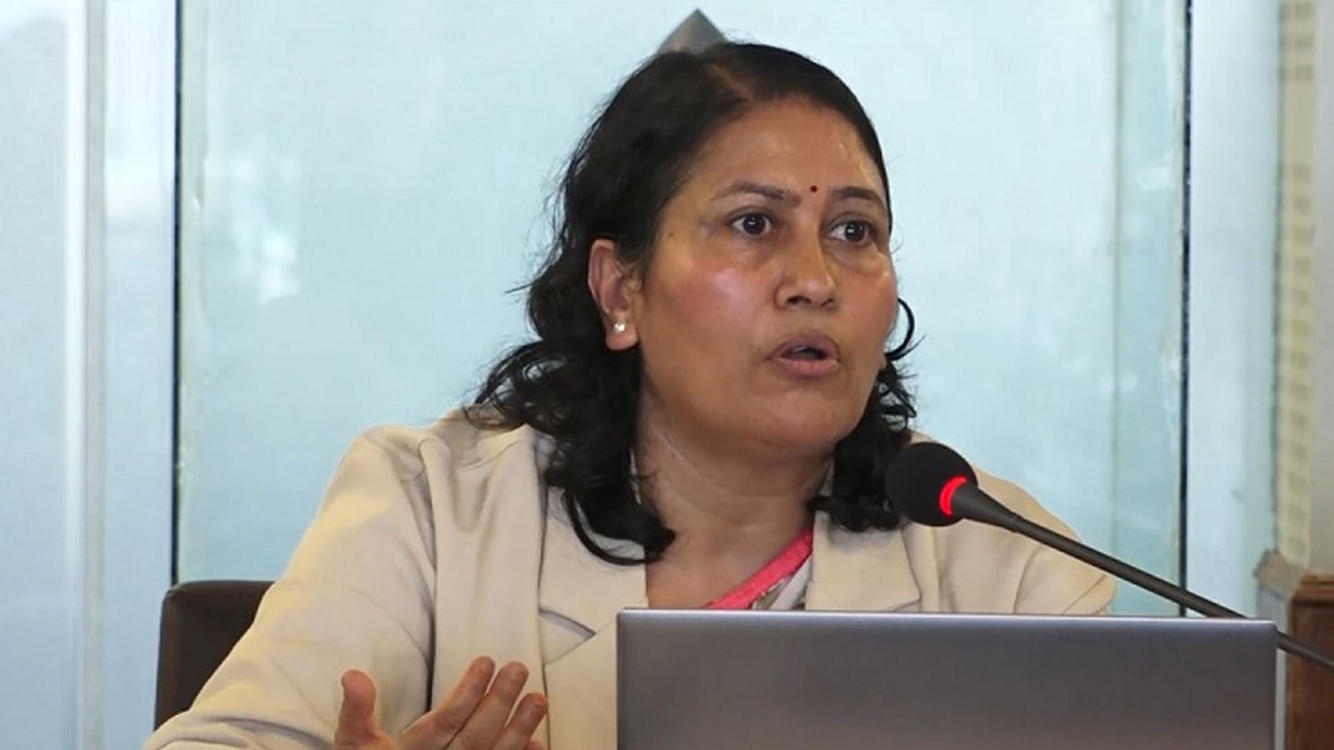 शिक्षामन्त्री विद्या भट्टराईद्वारा राजीनामा