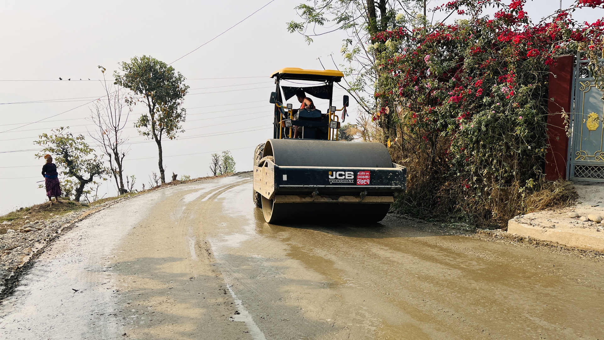 धादिङबेसी–सांकोष सडकखण्डको स्तरउन्नती तथा कालोपत्रे सुरु