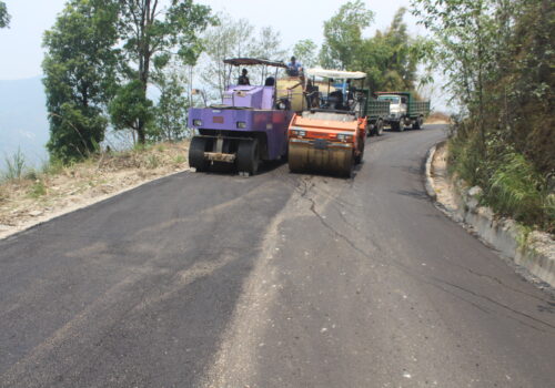 घ्याम्पेसाल पाँचखुवा देउराली ताकुकोट सडक  २८ वर्षपछि कालोपत्र
