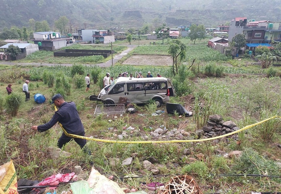 धादिङबाट पोखरा जादै गरेको ईभी माईक्रोबस दुर्घटना अपडेटः मृत्यु भएका तीनै जनाको सनाखत