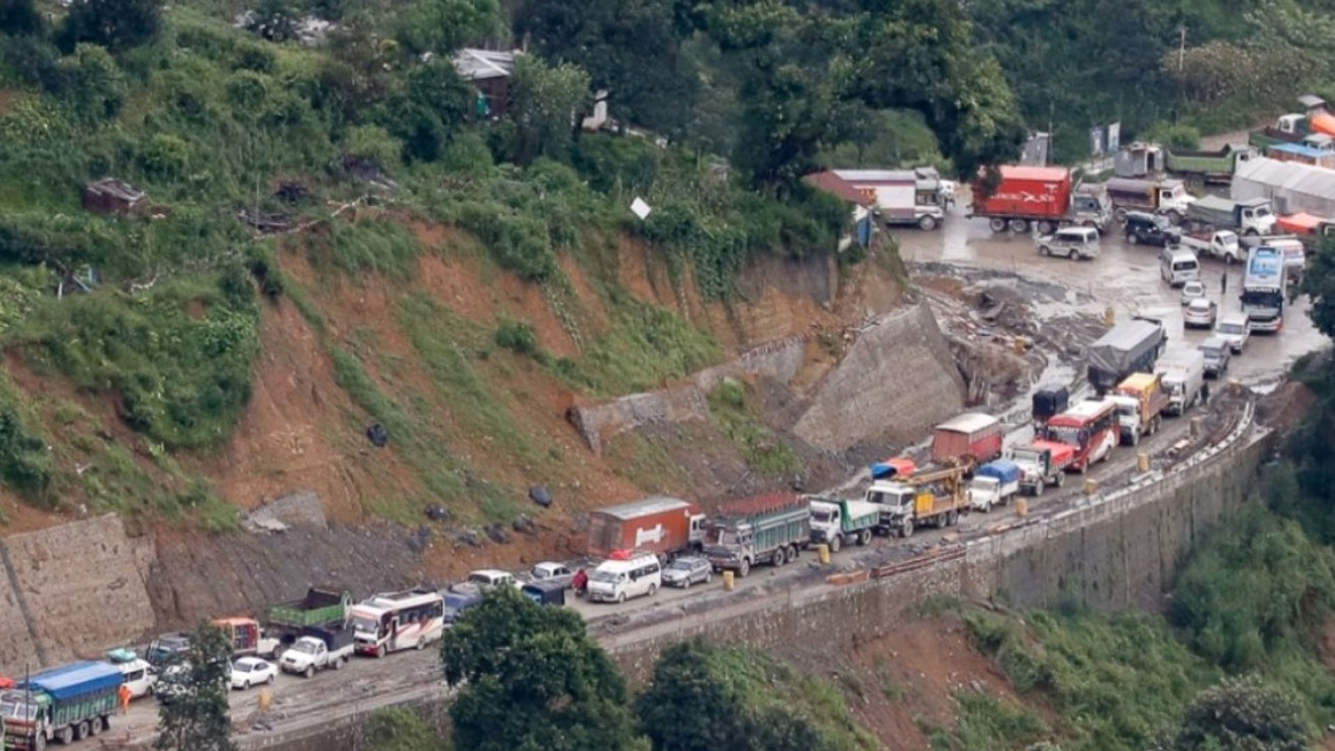 नागढुङ्गा–नौबिसे सडकखण्ड दिउँसोको समयमा साढे ४ घण्टा बन्द हुने