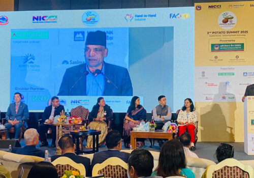 साझा प्रयासले कृषि क्षेत्रमा आएका चुनौतीहरुको सामना गर्न सकिनेछ : कृषिमन्त्री अधिकारी