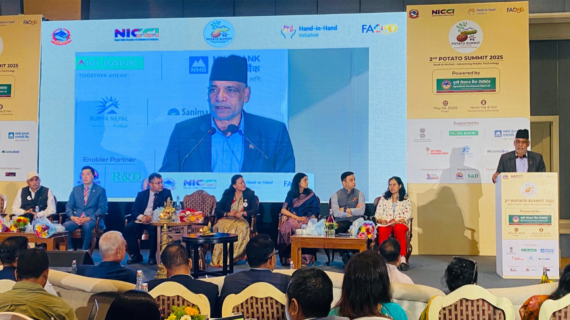 साझा प्रयासले कृषि क्षेत्रमा आएका चुनौतीहरुको सामना गर्न सकिनेछ : कृषिमन्त्री अधिकारी