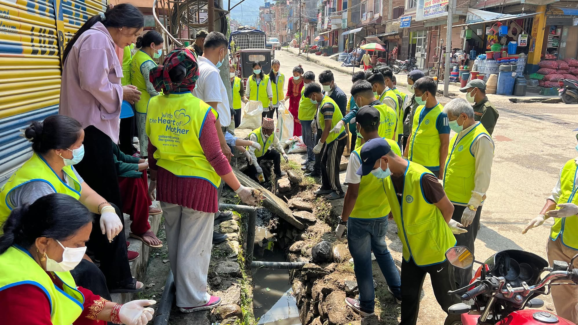 धादिङमा परमेश्वरको मण्डलीद्वारा सरसफाइ तथा वातावरणीय सचेतना कार्यक्रम