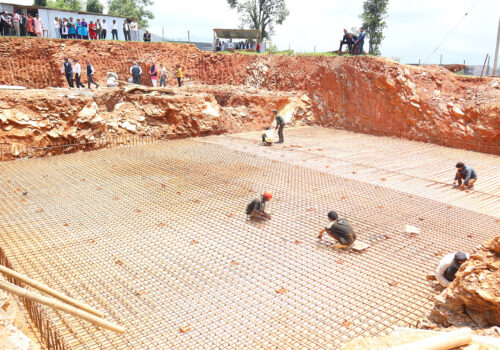 ज्वालामुखी गाउँपालिकामा प्रशासनिक भवनको शिलान्यास, एक वर्षभित्रै सम्पन्न गर्ने लक्ष्य