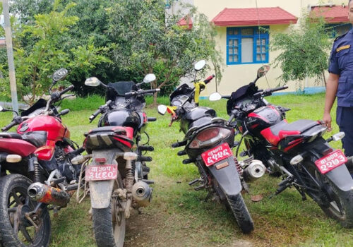 धादिङमा बढी भाडा असुल्ने Pathao तथा InDrive राइडरहरूविरुद्ध कारबाही