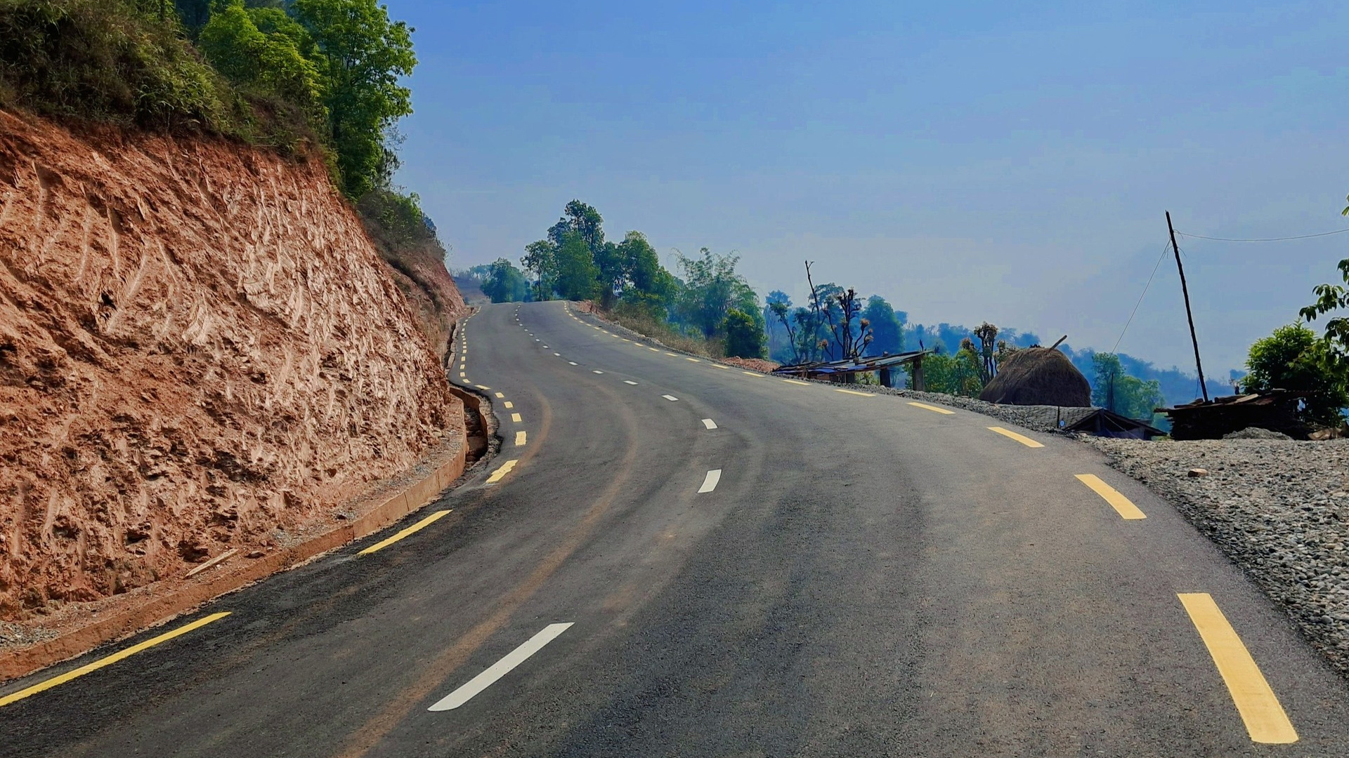 नीलकण्ठ नगरपालिकामा चक्रपथ कालोपत्रे गर्ने कार्य तीव्र