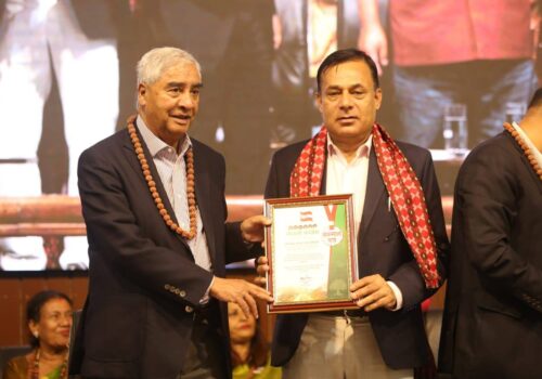 नीलकण्ठ नगरपालिकाका मेयर भीमप्रसाद ढुंगाना सम्मानित