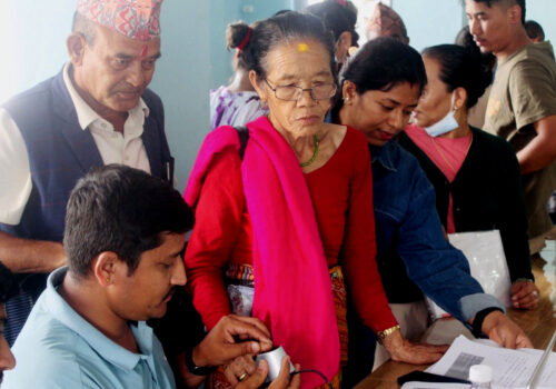 काठमाडौंमा त्रिपुरासुन्दरीका २६५ लाभग्राहीको सामाजिक सुरक्षा परिचयपत्र नविकरण