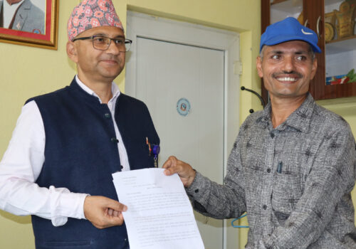 बेपत्ता पारिएका व्यक्तिको न्यायको मागसहित प्रमुख जिल्ला अधिकारी मार्फत प्रधानमन्त्रीलाई ज्ञापनपत्र