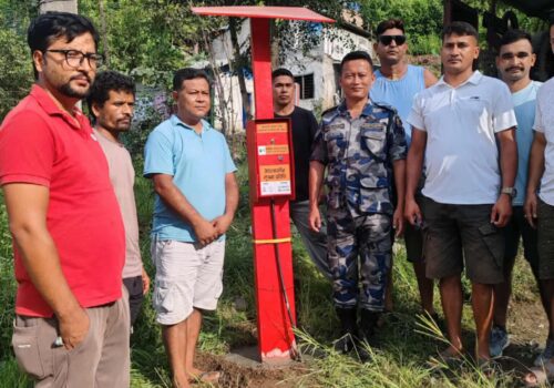 धादिङको चरौँदी  र चितवनको सिमलतालमा विपद्को सूचना दिने उपकरण जडान
