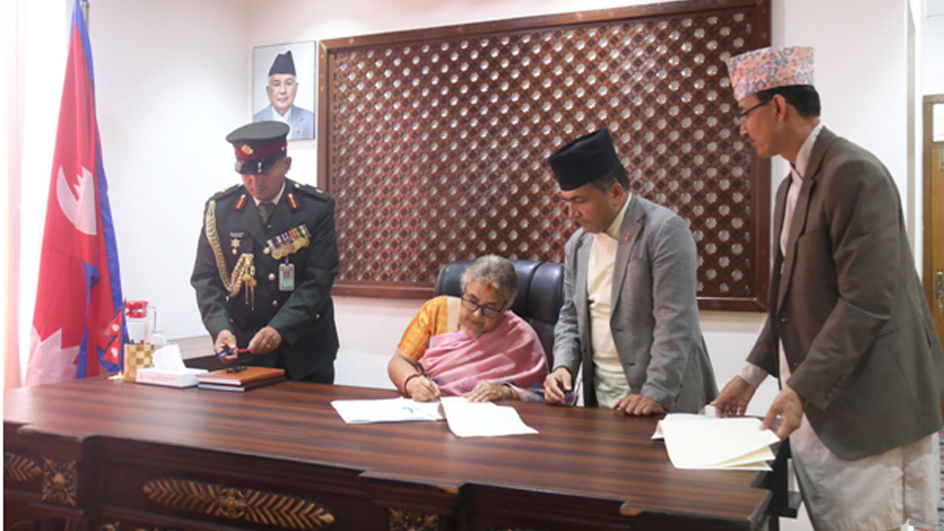 प्रधानमन्त्री सुशीला कार्कीद्वारा पदबहाली