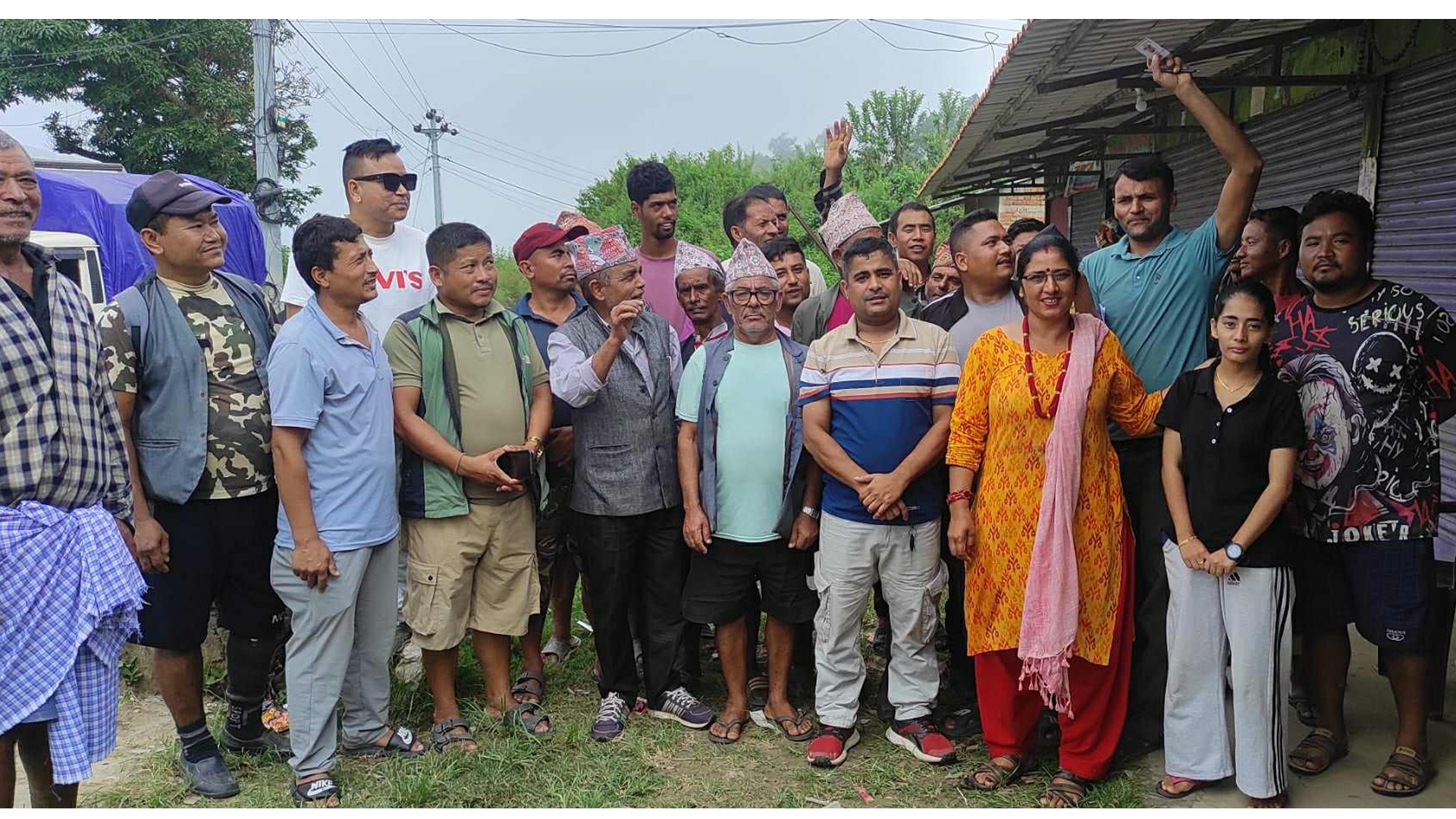 केवलपुरमा सामूहिक राजीनामा, ६९ जनाले एमाले पार्टी छोडे
