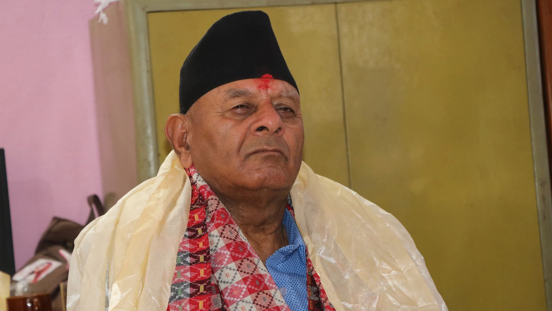 पत्रकारिता समाजको ऐना हो : मन्त्री अधिकारी