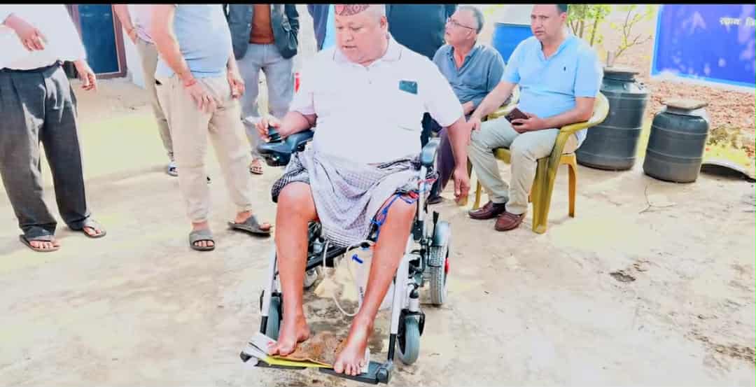 टक बहादुर रुवालीको समन्वयमा सल्यानटारमा ८ वटा रिचार्जेबल ह्विलचियर वितरण गरिदै, क–कसले पाउनेछन् ह्विलचियर ?