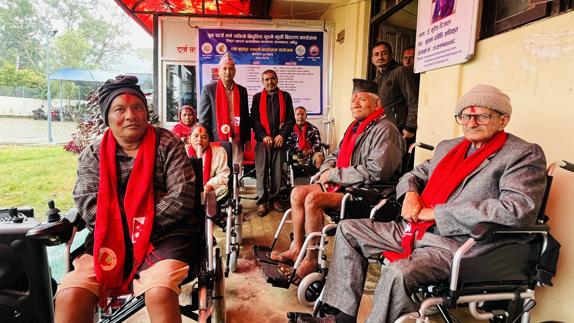 अपाङ्गता भएका सल्यानटारका आठ जनालाई विद्युतीय ह्विलचियर वितरण