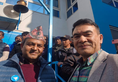 नीलकण्ठको राजनीतिमा तरंगः प्राध्यापक डा. देवी प्रसाद अधिकारी रास्वपामा प्रवेश, मेयरको चर्चा चुलिँदै