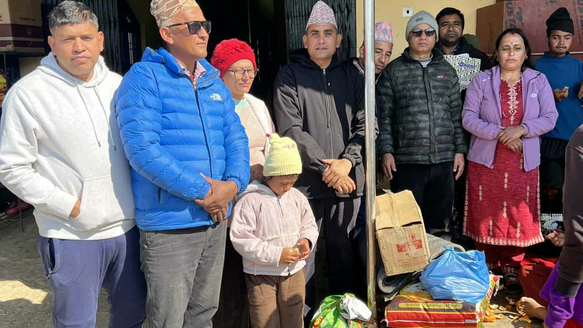 एन प्याब्सन धादिङद्धारा बालबालिकालाई खाद्यान्न सहयोग