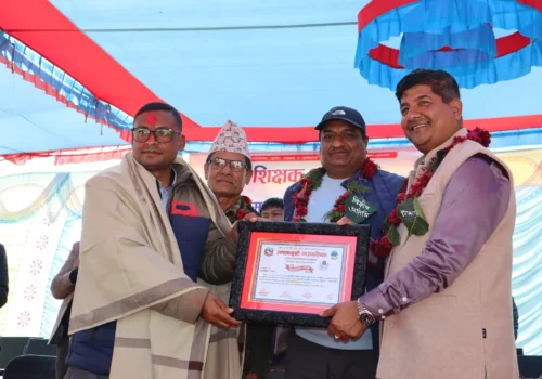 कक्षा १० र १२ मा सत् प्रतिशत नतिजा ल्याउन सफल ७५ जना शिक्षक सम्मानित