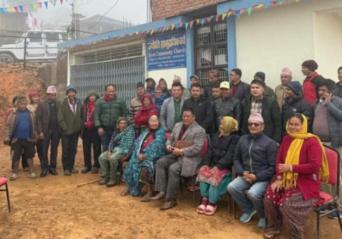 धादिङ–२ का एमाले उम्मेदवार धनबहादुर घले चैनपुरमा बुढीगण्डकी प्रभावितसंग छलफल