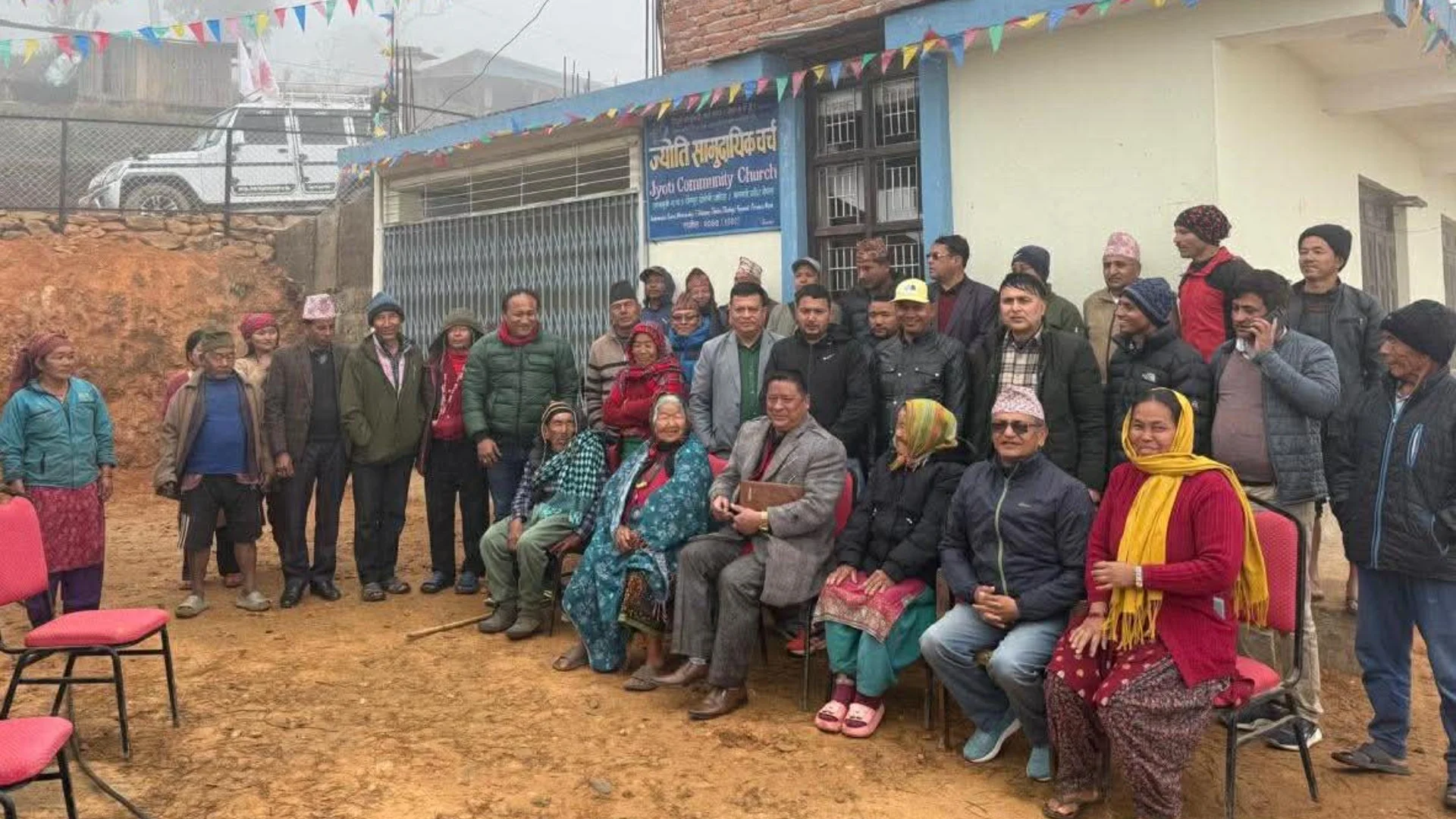 धादिङ–२ का एमाले उम्मेदवार धनबहादुर घले चैनपुरमा बुढीगण्डकी प्रभावितसंग छलफल