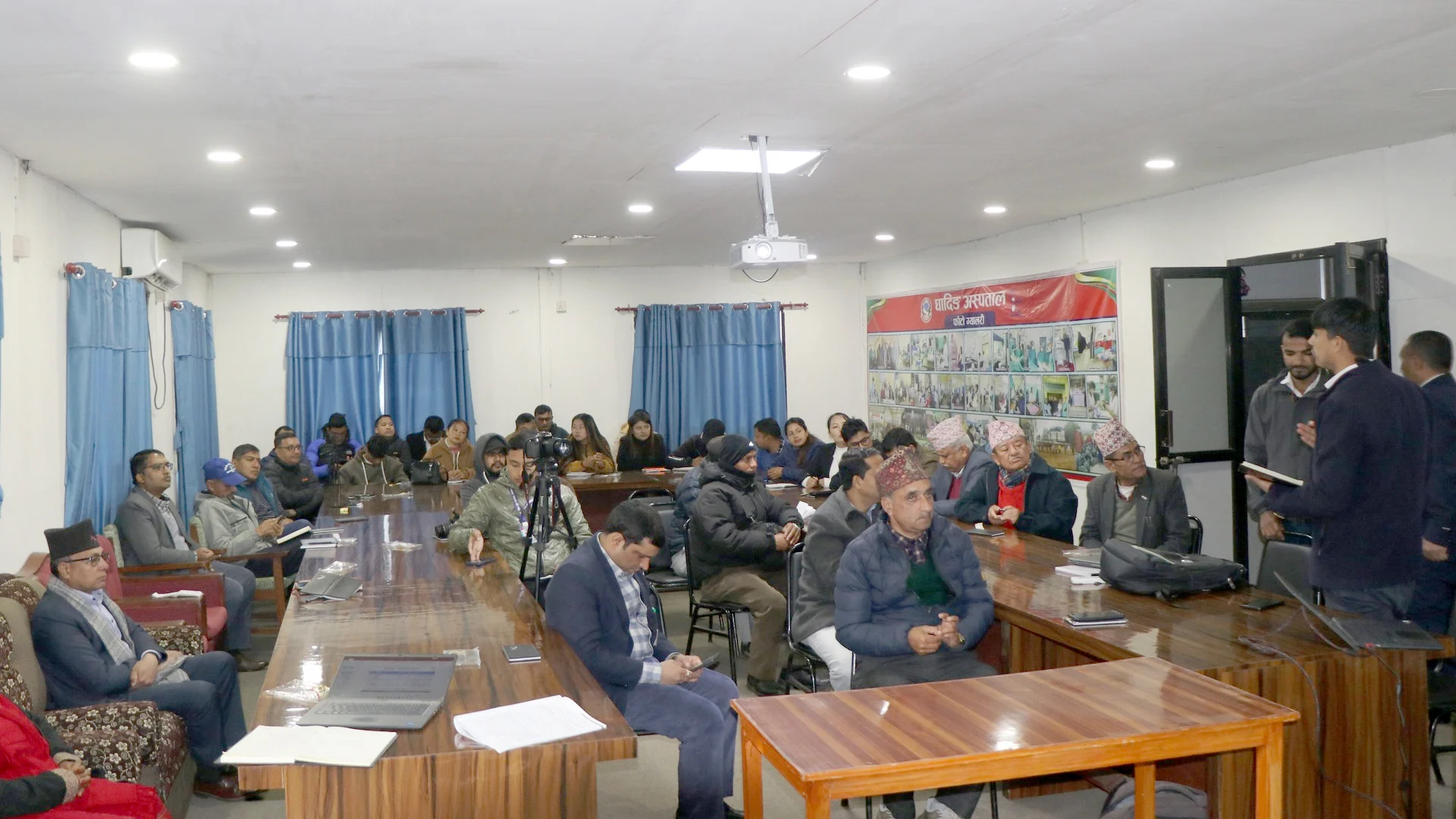 धादिङमा २ हजार ७३३ किशोरीलाई एचपिभि खोप लगाइँदै