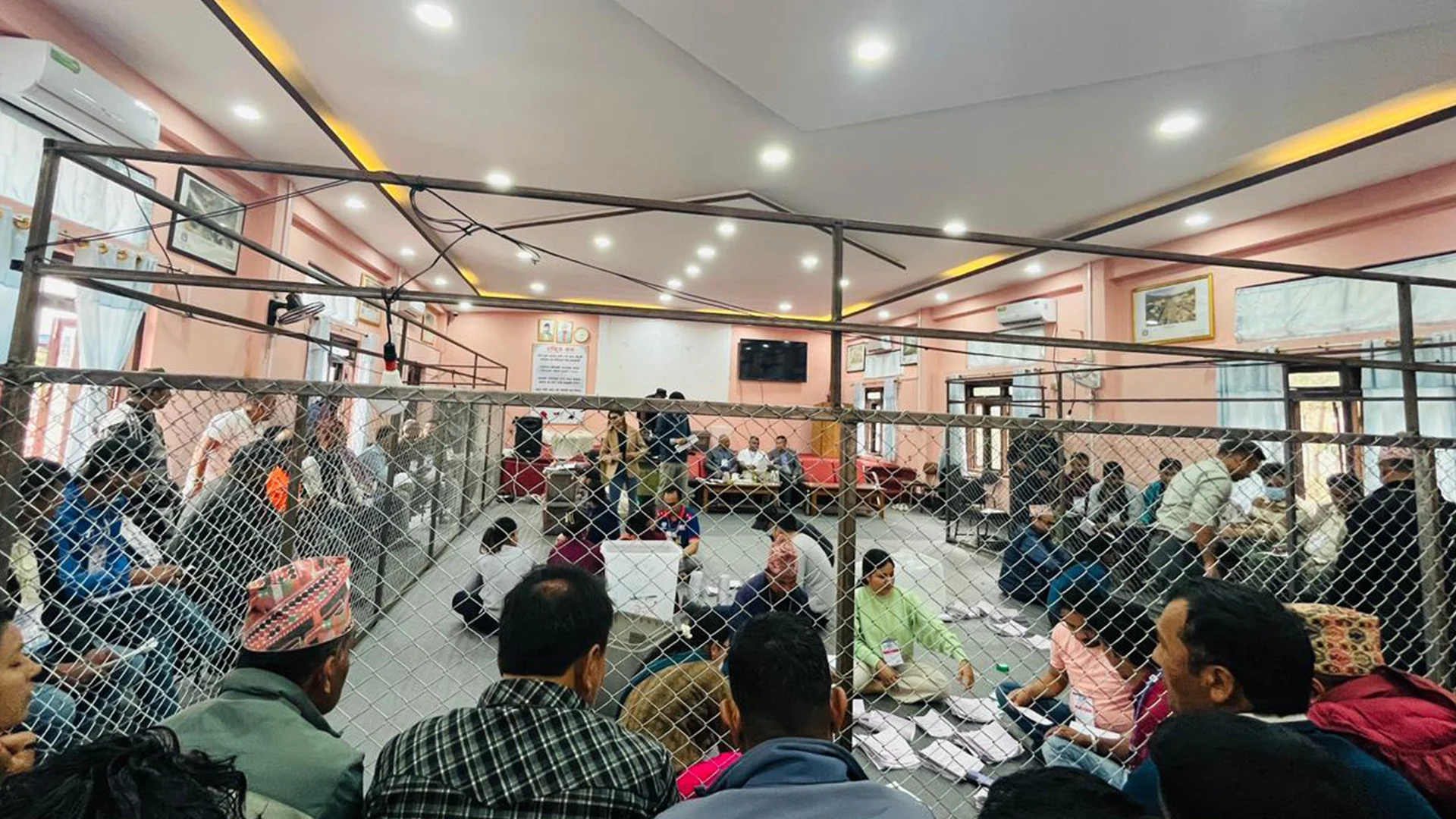 धादिङ क्षेत्र न २ : ५ पालिकाको मतगणनामा कसको मत कत्ति ?