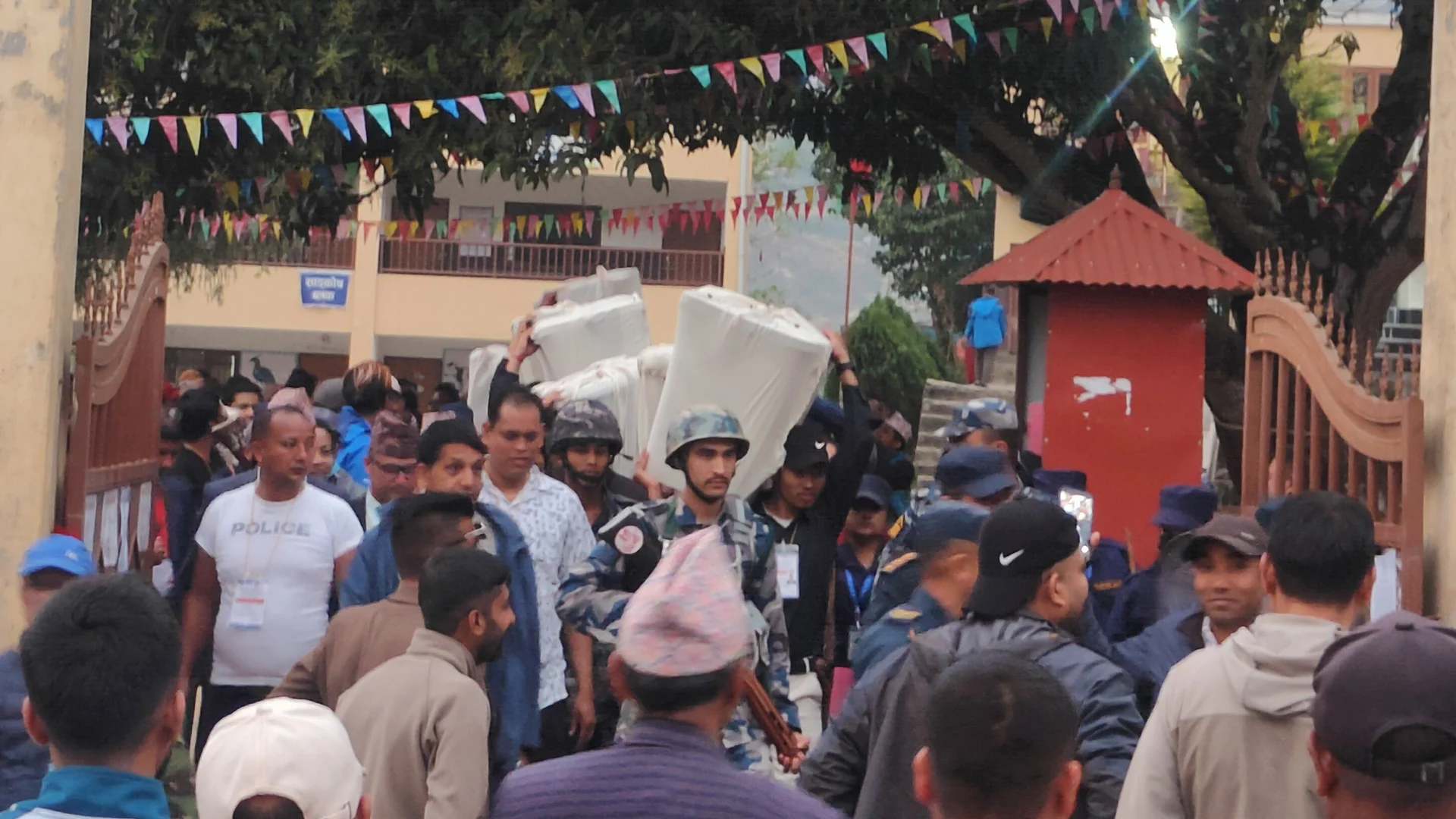 धादिङमा ५८ प्रतिशत मतदान, महिलाको सहभागिता ५७ प्रतिशत