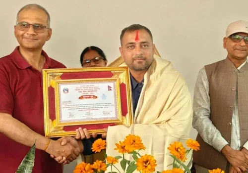 धादिङमा विश्व भेटेरिनरी दिवसको अवसरमा पशुचिकित्सक तथा प्राविधिक सम्मानित