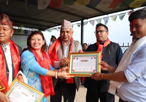एसईईमा शतप्रतिशत नतिजा ल्याउने चौतारा माविका विद्यार्थी र शिक्षक सम्मानित